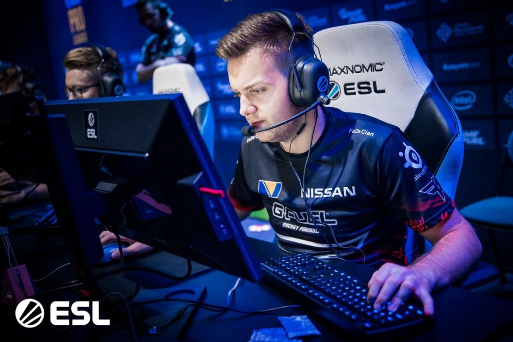 Niko Credits ESL