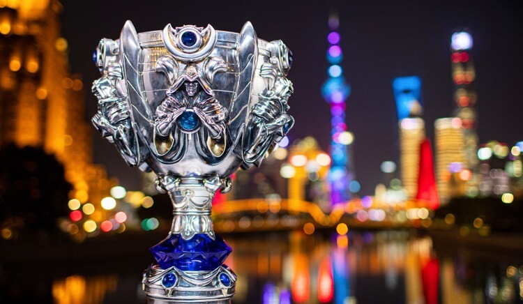 WORLDS THEME 2022: This trophy frame gets more time than all minors regions  combined : r/leagueoflegends